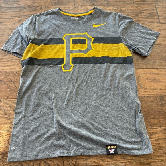 The Nike Tee Pittsburgh Pirates Dri-fit shirt - Picture 1 of 5